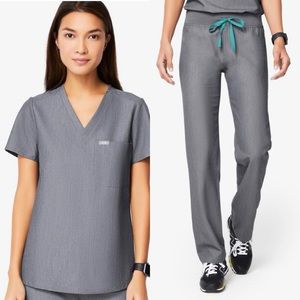 FIGS Scrub Set in Graphite